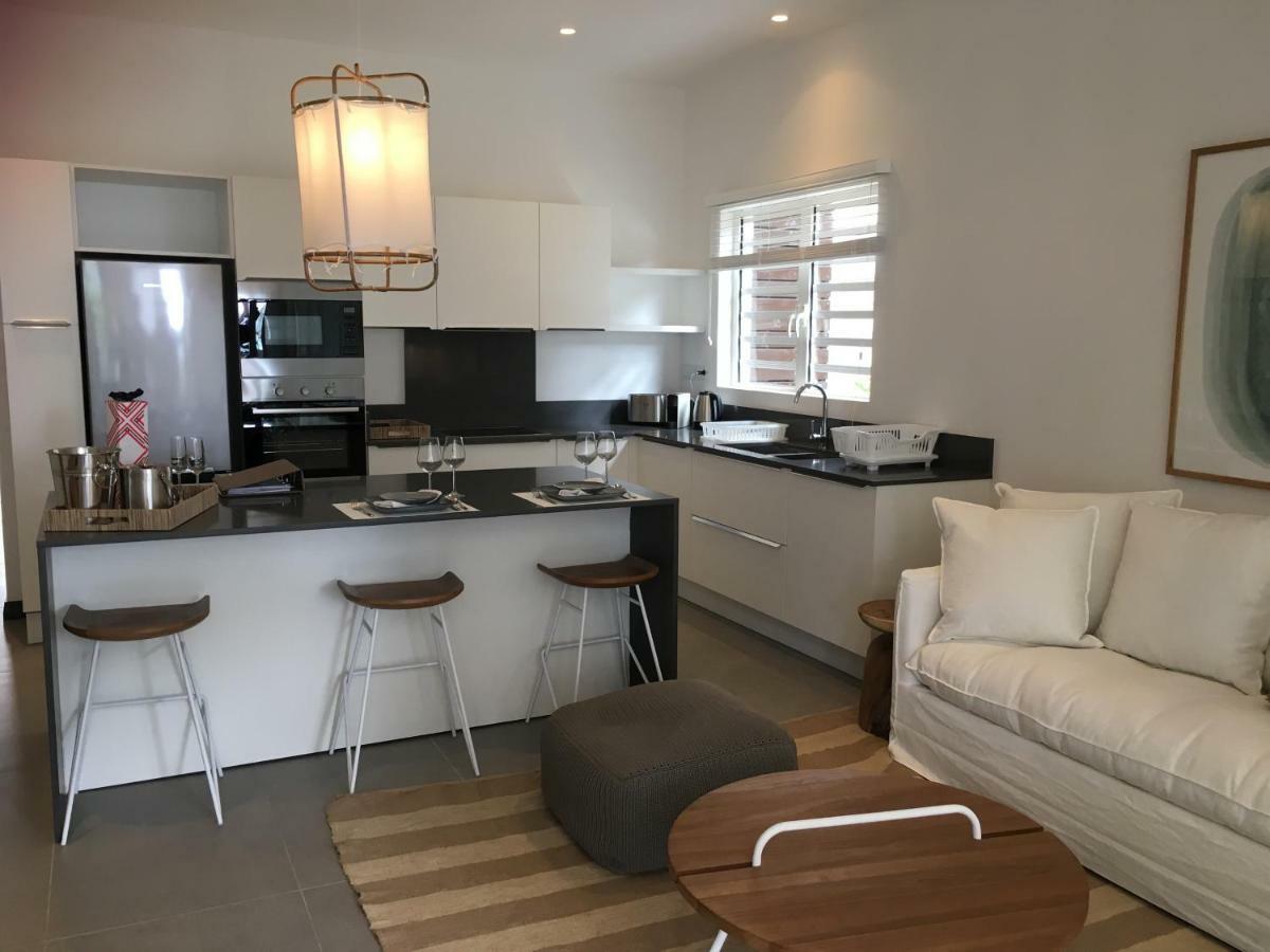 Obiches Luxury Beachfront Apartment Trou-Aux-Biches Exterior foto
