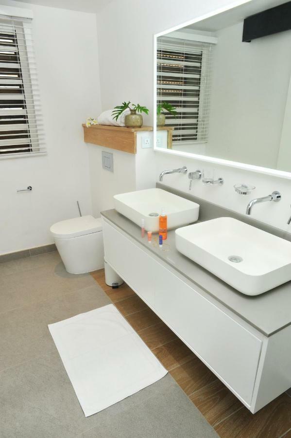 Obiches Luxury Beachfront Apartment Trou-Aux-Biches Exterior foto