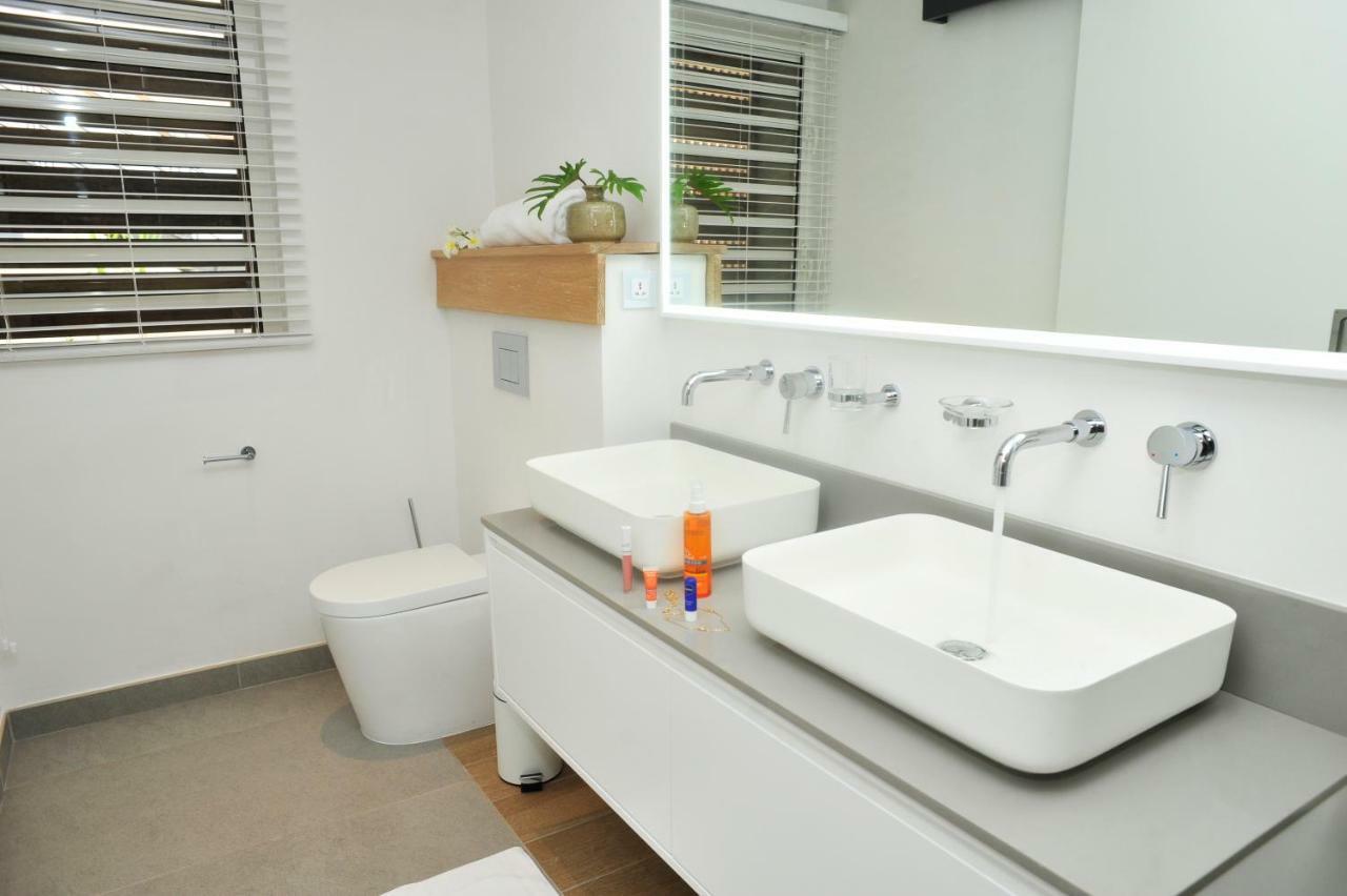 Obiches Luxury Beachfront Apartment Trou-Aux-Biches Exterior foto