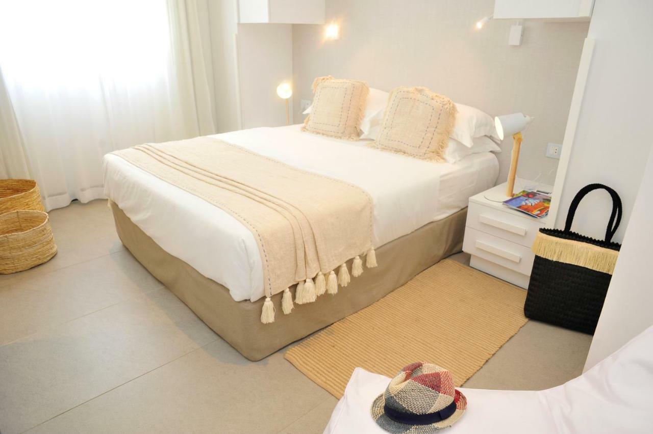 Obiches Luxury Beachfront Apartment Trou-Aux-Biches Exterior foto