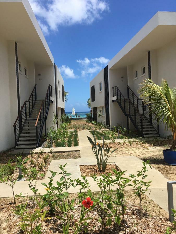 Obiches Luxury Beachfront Apartment Trou-Aux-Biches Exterior foto