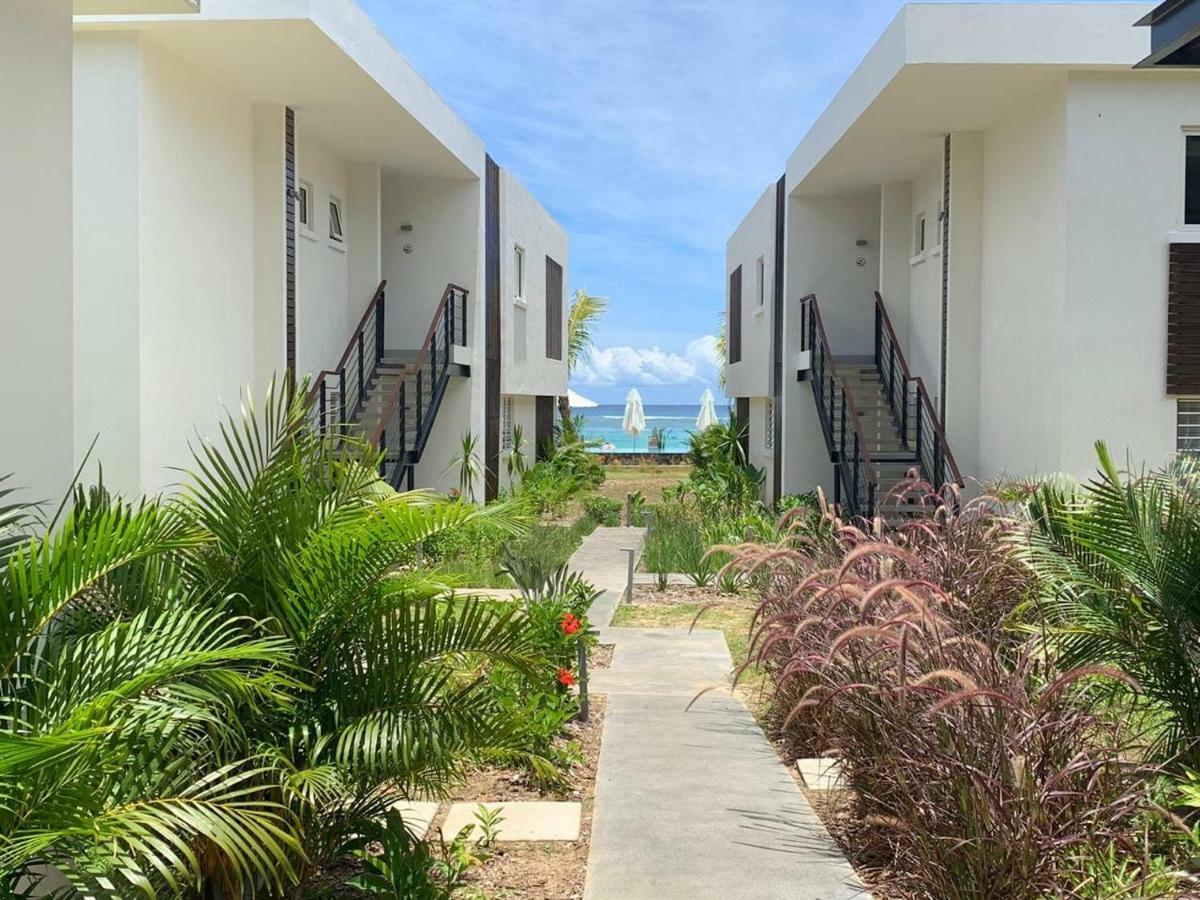 Obiches Luxury Beachfront Apartment Trou-Aux-Biches Exterior foto